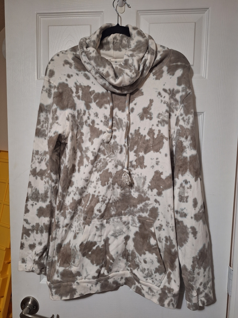 Cowl Neck Tie-Dye Pullover in Taupe and White Slim Fit Size XL